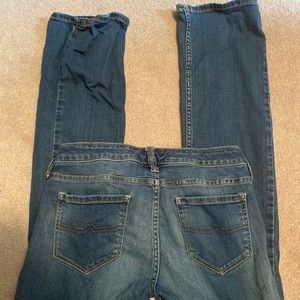Bootcut size 1 long Arizona jeans!